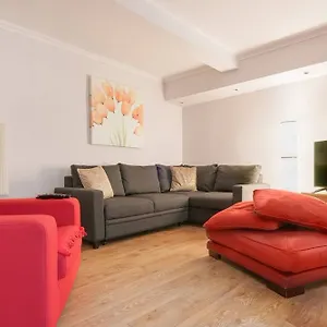 Stylish Georgian Flat In New Town Apartment